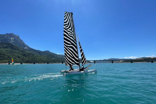 Catamaran lac Serre Poncon